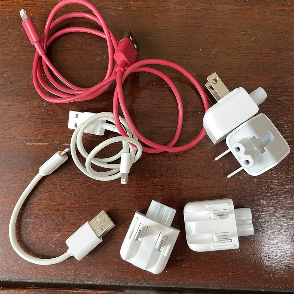 iPhone & Apple cords and connectors plugs - 3 cords and 4 connectors